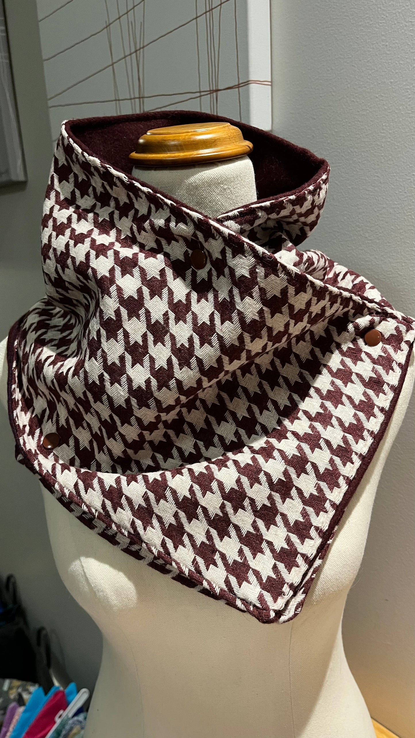 Chocolate Houndstooth Winter Cowl